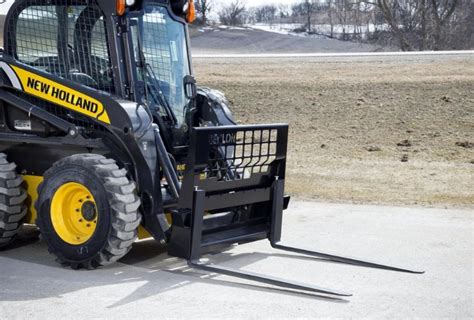 skid steer lifting bucket size